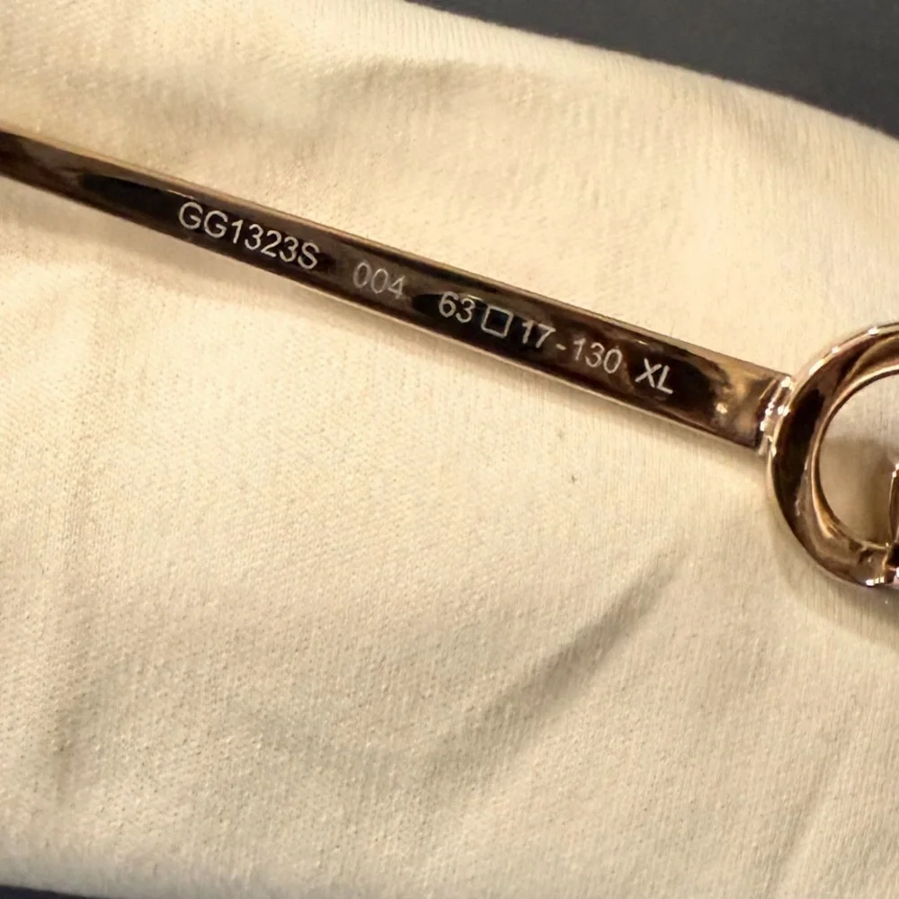 Authentic Gucci Women's Sunglasses with Gold Frame and Brown Lenses GG1323S
New - Picture 8 of 10